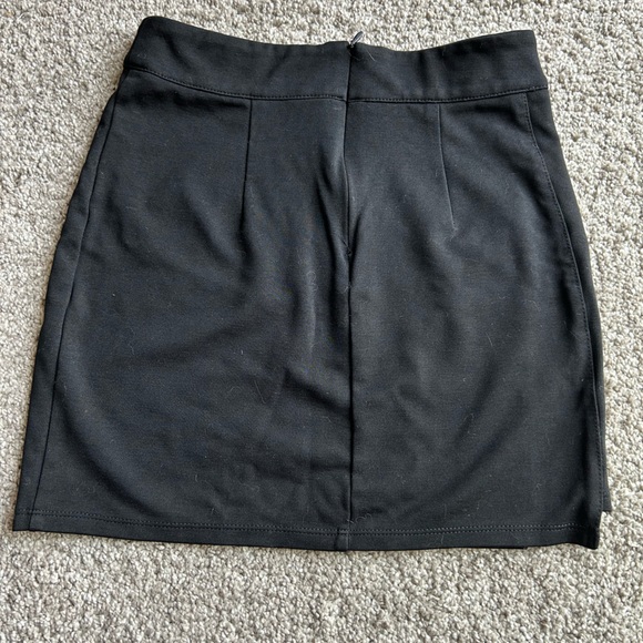 Black body con mini skirt - Picture 2 of 4